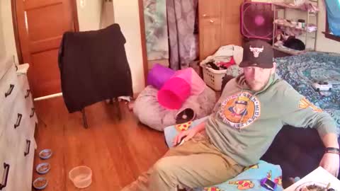 KevKev online show from March 1, 5:04 pm