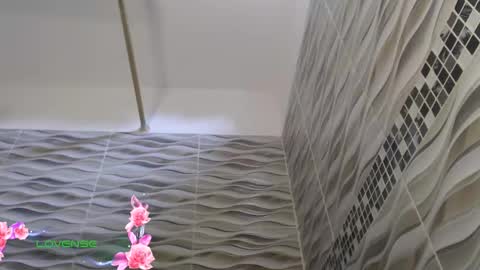 khloe33 online show from February 9, 4:00 pm