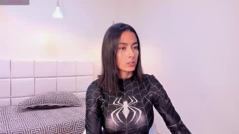 Khloe online show from January 19, 1:04 pm