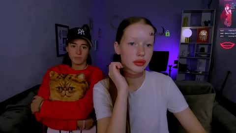 Snapshot of khloebeauty chatting on October 9, 7:45 pm khloebeauty online show from October 9, 7:45 pm