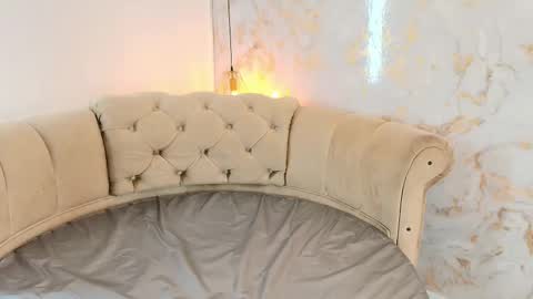 Khloe online show from February 3, 5:05 am