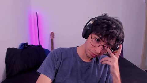 khozler_ online show from March 11, 6:21 am