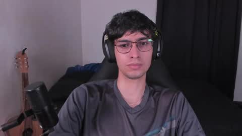 khozler_ online show from September 13, 2:17 pm