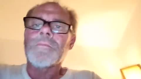 Snapshot of khrisdm48 chatting on February 12, 4:29 am khrisdm48 online show from February 12, 4:29 am