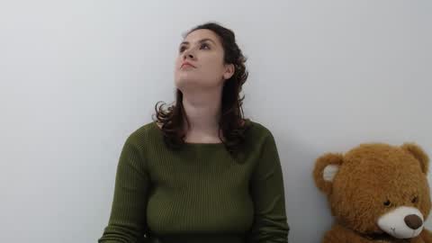 Sarah online show from February 12, 6:03 pm