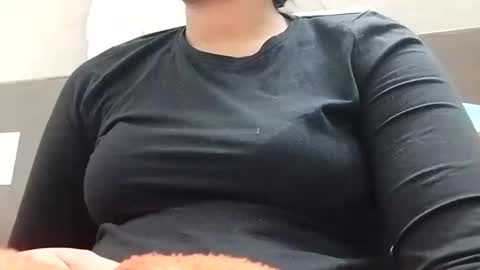 khushisinghh online show from December 18, 4:09 am
