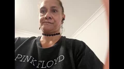 ki_nooks online show from April 18, 4:16 am