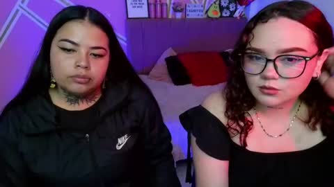 kiana online show from July 5, 9:33 pm