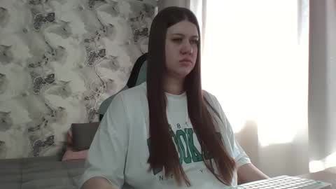 kianna_dior_ online show from March 1, 7:43 am