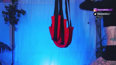 Snapshot of kiannamills chatting on December 27, 11:42 pm Kianna online show from December 27, 11:42 pm