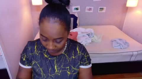 Snapshot of kiara_evanss chatting on April 30, 1:23 am Kiara online show from April 30, 1:23 am