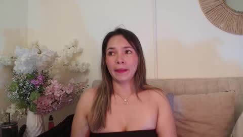 Snapshot of kiaraa88 chatting on February 2, 11:31 am Valery online show from February 2, 11:31 am