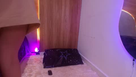 kiaralopez_ online show from March 19, 3:10 am