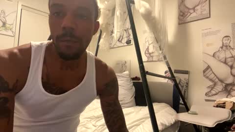 Snapshot of kibrombariu45 chatting on December 9, 11:26 am HunneysPlayRoom online show from December 9, 11:26 am