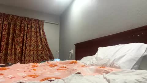 Snapshot of kibrombariu45 chatting on September 22, 10:17 am HunneysPlayRoom online show from September 22, 10:17 am