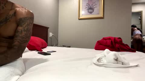 Snapshot of kibrombariu45 chatting on November 4, 8:41 pm HunneysPlayRoom online show from November 4, 8:41 pm