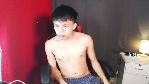 Snapshot of kiel_asianboy chatting on June 25, 9:14 am EJ online show from June 25, 9:14 am