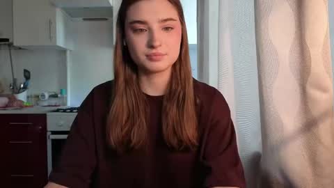 Snapshot of kierstentates chatting on May 1, 6:18 am Ola my name is Lissa Lets hit 10 Thumbs Up together online show from May 1, 6:18 am