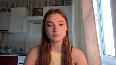 Snapshot of kierstentates chatting on May 8, 5:24 am Ola my name is Lissa Lets hit 10 Thumbs Up together online show from May 8, 5:24 am