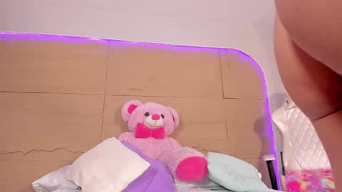 Snapshot of kiimcooper chatting on March 1, 10:02 am KIM COOPER online show from March 1, 10:02 am