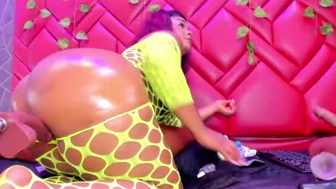 kiimlogan online show from April 17, 1:30 am