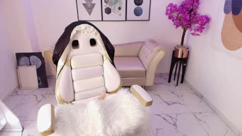 Kitty online show from April 11, 12:53 pm