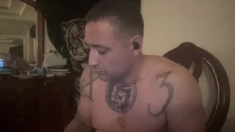 Snapshot of kikelst13 chatting on December 2, 6:52 am kikelst13 online show from December 2, 6:52 am