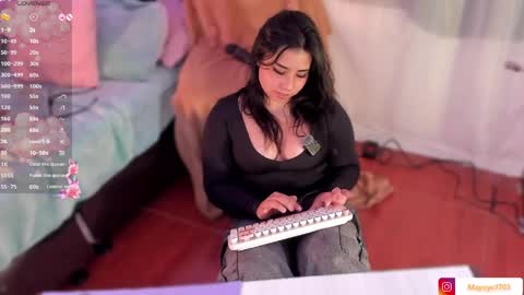 Mayoyo online show from April 8, 11:59 pm