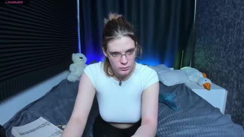 Kiki online show from February 15, 4:45 pm