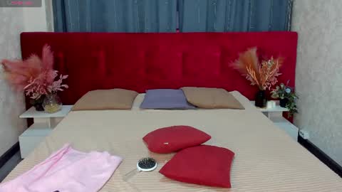 Snapshot of kiki_shanel chatting on July 5, 1:01 am Kiki online show from July 5, 1:01 am