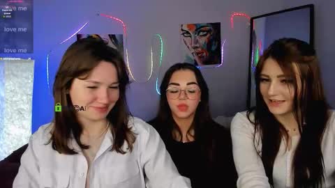 kiki_swan online show from February 7, 10:57 pm