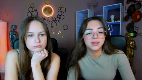 kiki_swan online show from April 25, 9:34 am