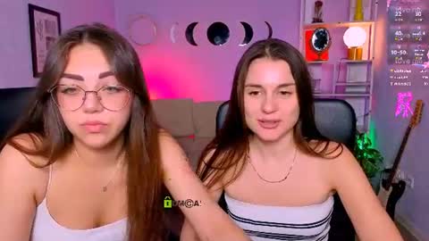 Snapshot of kiki_swan chatting on June 13, 7:12 pm kiki_swan online show from June 13, 7:12 pm