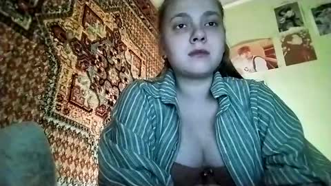 kikibang_ online show from March 29, 7:25 pm