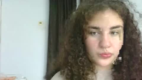 Snapshot of kikicatty chatting on November 10, 12:59 pm Catty online show from November 10, 12:59 pm