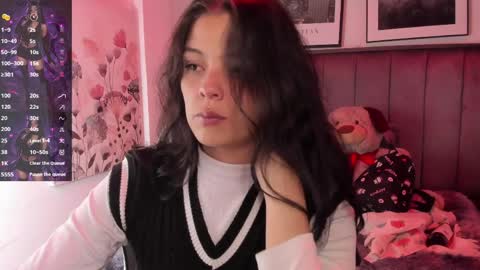 Kikii  online show from April 7, 3:18 am