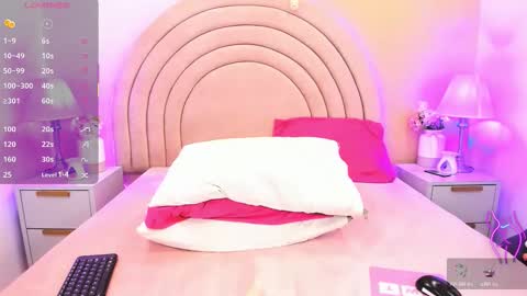 KI KI online show from March 26, 8:14 pm