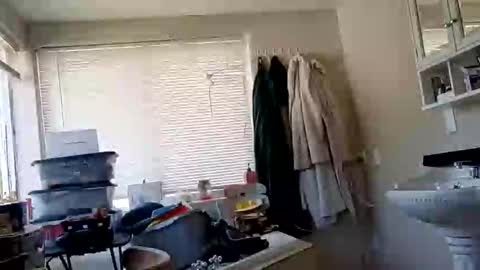 kikilovespartylights online show from April 10, 6:45 pm