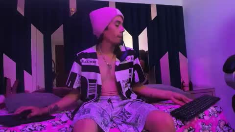 Snapshot of kikyoanddrey chatting on April 18, 7:29 pm kikyoanddrey online show from April 18, 7:29 pm