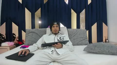 Snapshot of kikyoanddrey chatting on May 3, 3:29 pm kikyoanddrey online show from May 3, 3:29 pm