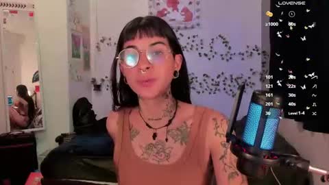 Snapshot of kila_moonlight444 chatting on June 23, 4:32 am Bella online show from June 23, 4:32 am