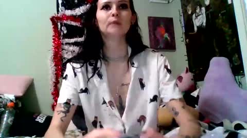 Snapshot of killakat21 chatting on December 15, 10:36 pm Kat 3 online show from December 15, 10:36 pm