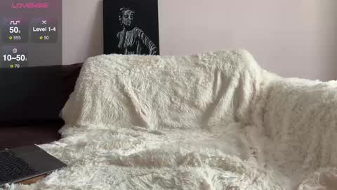 Snapshot of killbadvibe chatting on February 4, 10:21 am new video in description online show from February 4, 10:21 am