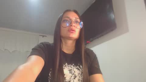 Snapshot of killey_saints chatting on January 15, 1:32 am killey online show from January 15, 1:32 am