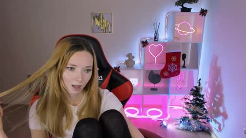 Snapshot of kim_boyd chatting on December 18, 3:11 pm kim_boyd online show from December 18, 3:11 pm