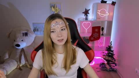 Snapshot of kim_boyd chatting on December 21, 8:18 am kim_boyd online show from December 21, 8:18 am