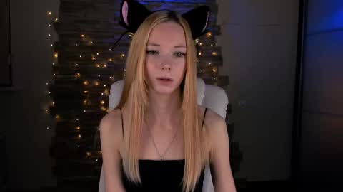 Snapshot of kim_boyd chatting on February 10, 3:21 pm kim_boyd online show from February 10, 3:21 pm