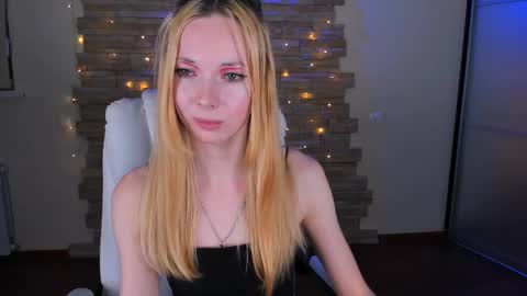 Snapshot of kim_boyd chatting on February 20, 6:24 pm kim_boyd online show from February 20, 6:24 pm