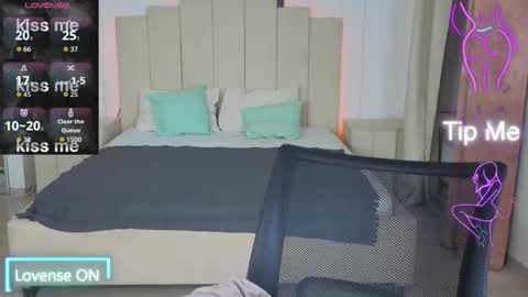 Kim online show from December 21, 2:57 pm