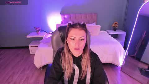 Kim Jeins666 online show from April 2, 12:36 pm